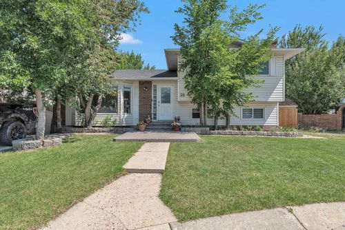 39 Templeridge Bay Ne, Calgary, AB, T1Y4E3 | Card Image
