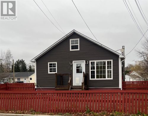 12 Seventeenth Ave, Grand Falls Windsor, NL, A2B1B7 | Card Image