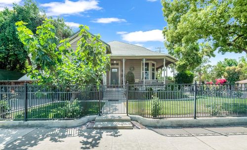 613 N Floral St, Visalia, CA, 93291-4910 | Card Image