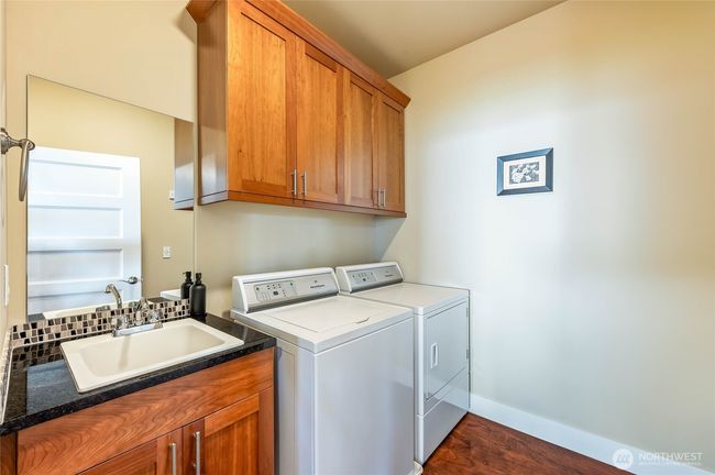Laundry Room - sink and storage room | Image 16