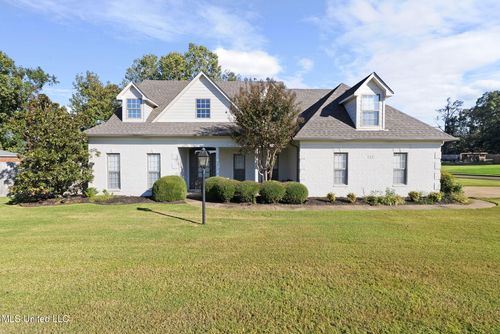 732 Shadow View Dr, Hernando, MS, 38632-7667 | Card Image