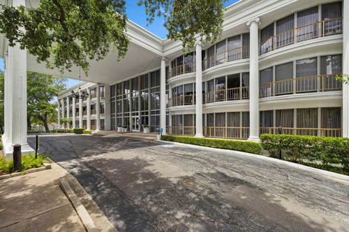 apt-220-5050 Ambassador Way, Houston, TX, 77056-4408 | Card Image
