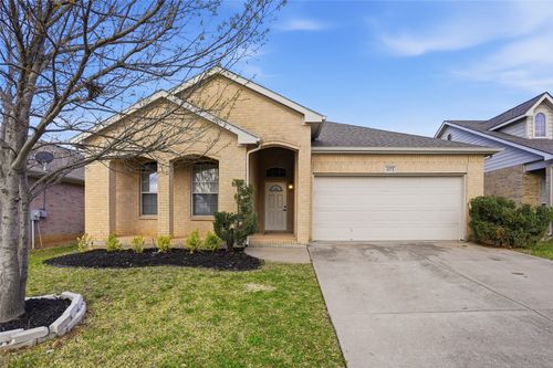 1172 Sunderland Ln, Fort Worth, TX, 76134-3731 | Card Image