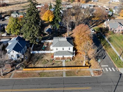 203 W Broadway St, House other with 4 bedrooms, 2 bathrooms and null parking in Goldendale WA | Image 2