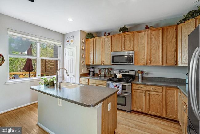 7721 Sullivan Cir, Townhouse with 3 bedrooms, 3 bathrooms and null parking in ALEXANDRIA VA | Image 7