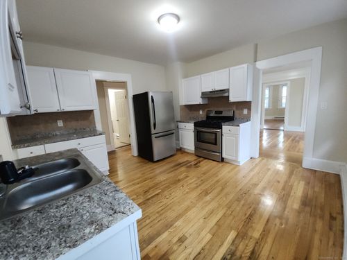 51 Wildwood Ave, Waterbury, CT, 06710-1524 | Card Image