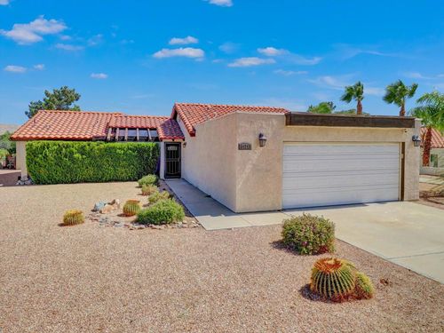 64743 Pinehurst Cir, Desert Hot Springs, CA, 92240-1339 | Card Image