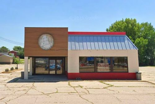 2209 Circle Dr W, Spirit Lake, IA, 51360-1065 | Card Image