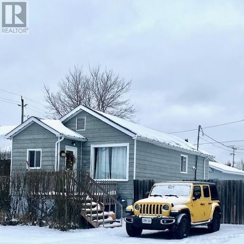 210 3 Ave Sw, Geraldton, ON, P0T1M0 | Card Image