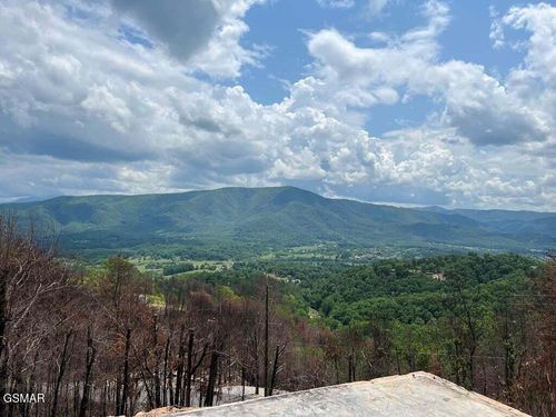 2518 Hatcher Mountain Rd, Sevierville, TN, 37862-8636 | Card Image