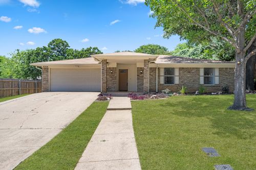 4304 Spring Hill Ln, Arlington, TX, 76016-4415 | Card Image