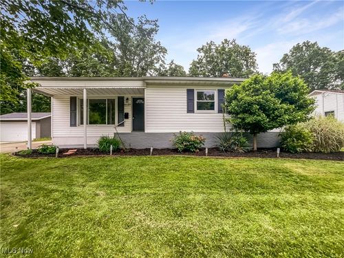 4131 Burton Dr, Stow, OH, 44224-3541 | Card Image