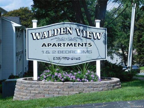41-12-33 Oak St, Walden, NY, 12586-1250 | Card Image