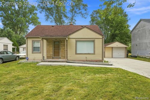 19346 Angling St, Livonia, MI, 48152-2538 | Card Image