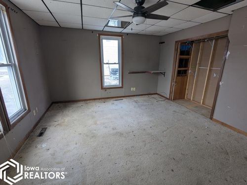 2205 Market St, Columbus City, IA, 52737-9471 | Card Image