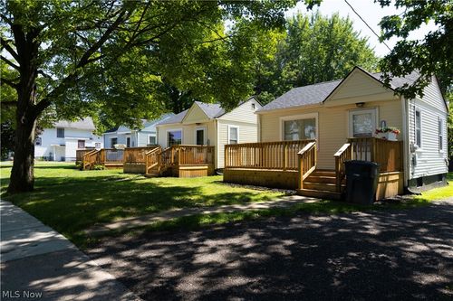 1182 Youngstown Road Se, Warren, OH, 44484 | Card Image