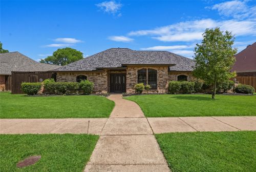 2226 Diamond Oaks Dr, Garland, TX, 75044-7858 | Card Image