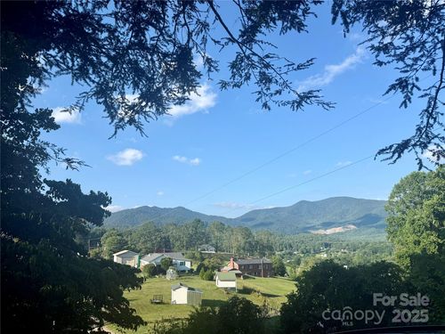 74 Jarrett Dr, Bakersville, NC, 28705-7032 | Card Image