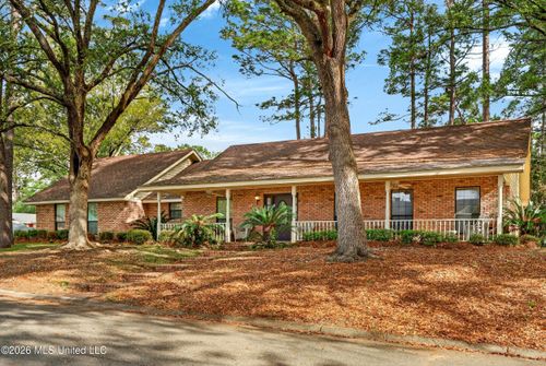 105 Country Club Dr, Picayune, MS, 39466-2307 | Card Image