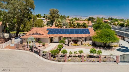 2255 S Buffalo Dr, Las Vegas, NV, 89117-2708 | Card Image