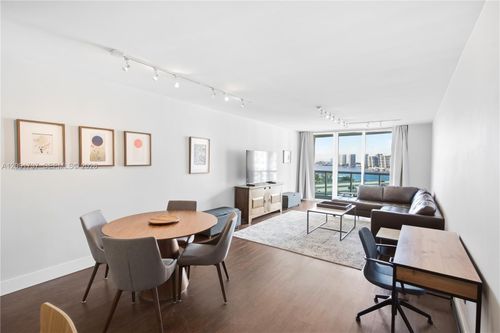 1219-19380 Collins Ave, Sunny Isles Beach, FL, 33160-5873 | Card Image