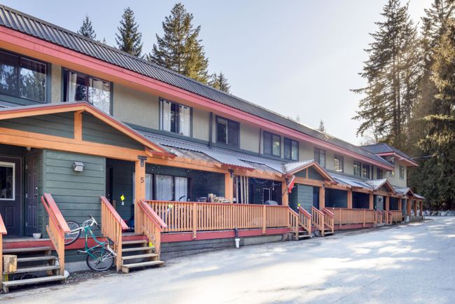 5 - 8100 Alpine Way, Townhouse with 2 bedrooms, 1 bathrooms and 1 parking in Whistler BC | Image 1