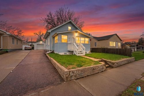 1415 E 5th St Street, Sioux Falls, SD, 57103 | Card Image