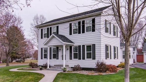 1-2-3-4-1047 Jefferson Ave, Chippewa Falls, WI, 54729-1252 | Card Image