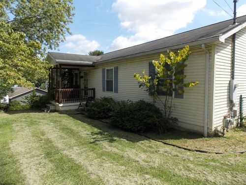 127 Columbus St, Westover, WV, 26501-4011 | Card Image