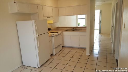 apt-2-611 W Harding Blvd, San Antonio, TX, 78221-1855 | Card Image