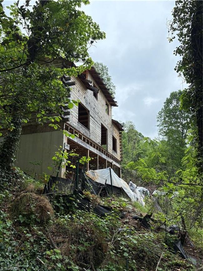 121 Anglers Way, House other with 3 bedrooms, 3 bathrooms and null parking in Lake Lure NC | Image 7