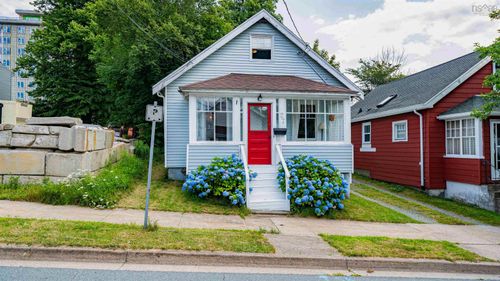 27 Brookside Ave, Dartmouth, NS, B3A3B4 | Card Image