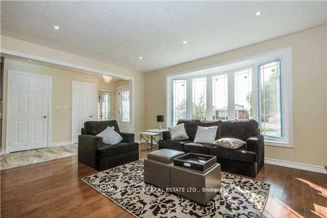 52 Peace Dr, House other with 6 bedrooms, 4 bathrooms and 4 parking in Scarborough ON | Image 5