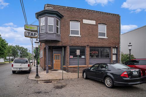 4 W Davis St, Hamlet, IN, 46532-7710 | Card Image