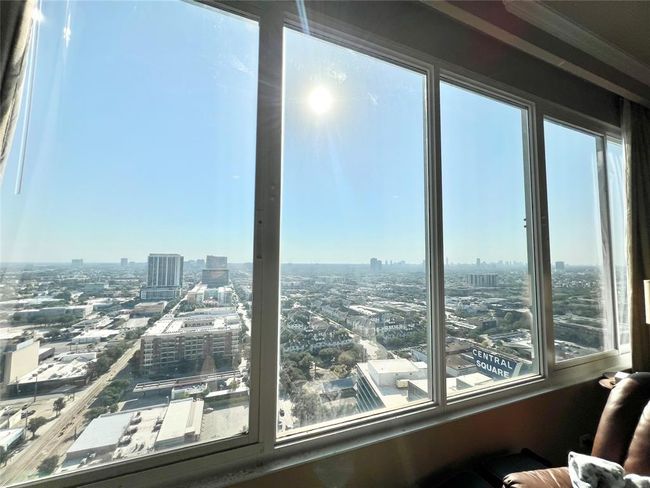 Panoramic view includes: midtown, galleria, medical center, museum district, all the way to UH Central | Image 28
