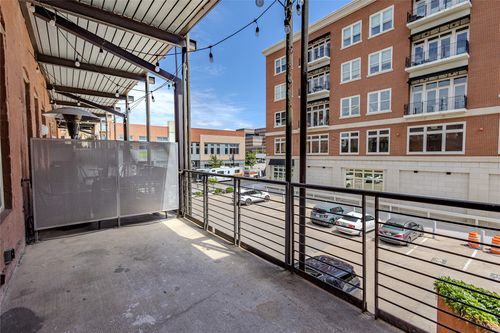 207-507 E Locust St, Des Moines, IA, 50309-1940 | Card Image