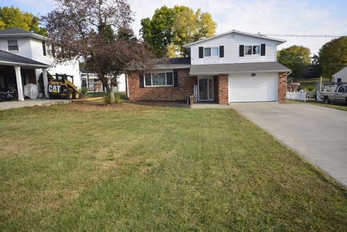 828 N Circle Dr, Wapakoneta, OH, 45895-1337 | Card Image