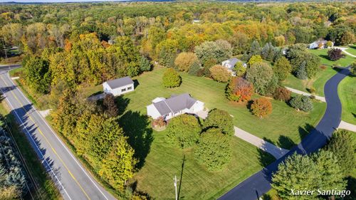 10050 Southridge Dr Se, Caledonia, MI, 49316-8047 | Card Image