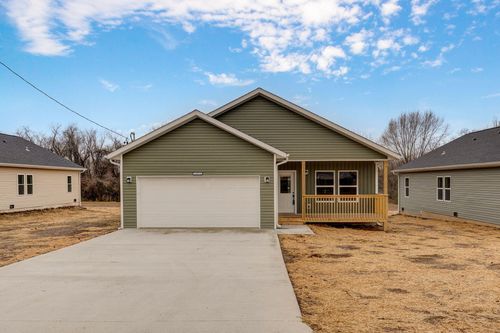1137b N Dickerson Avenue, Springfield, MO, 65803 | Card Image