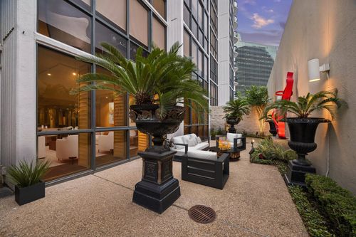 103-5001 Woodway Dr, Houston, TX, 77056-1707 | Card Image