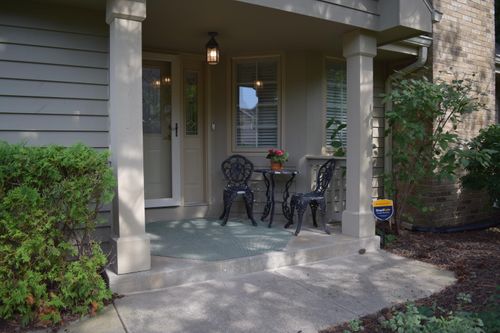 2124305 Cumberland Dr, Pewaukee, WI, 53072-5824 | Card Image