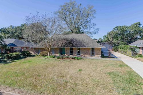 1327 Meadow Lea Dr, Baton Rouge, LA, 70808-8658 | Card Image