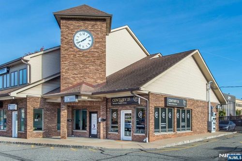 435-437 Hollywood Ave, Fairfield, NJ, 07004-2438 | Card Image