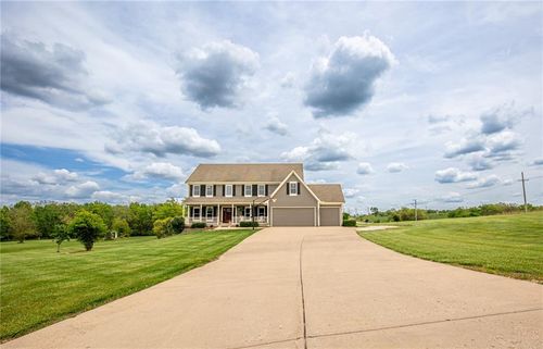 25477 Crestview Dr, Paola, KS, 66071-1306 | Card Image