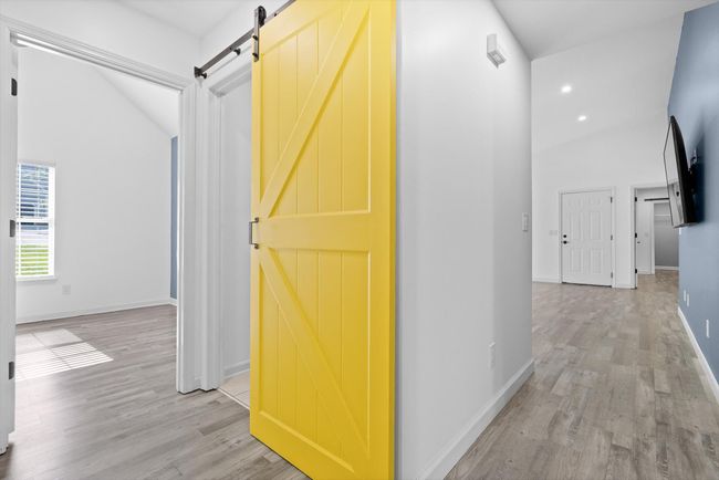 Extra office/craft room space | Image 22