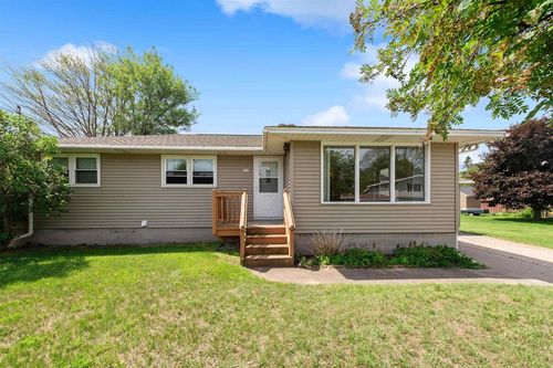 411 45th Avenue, Menominee, MI, 49858 | Card Image
