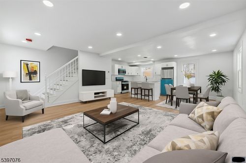 510 Halsted St, East Orange, NJ, 07018-1013 | Card Image