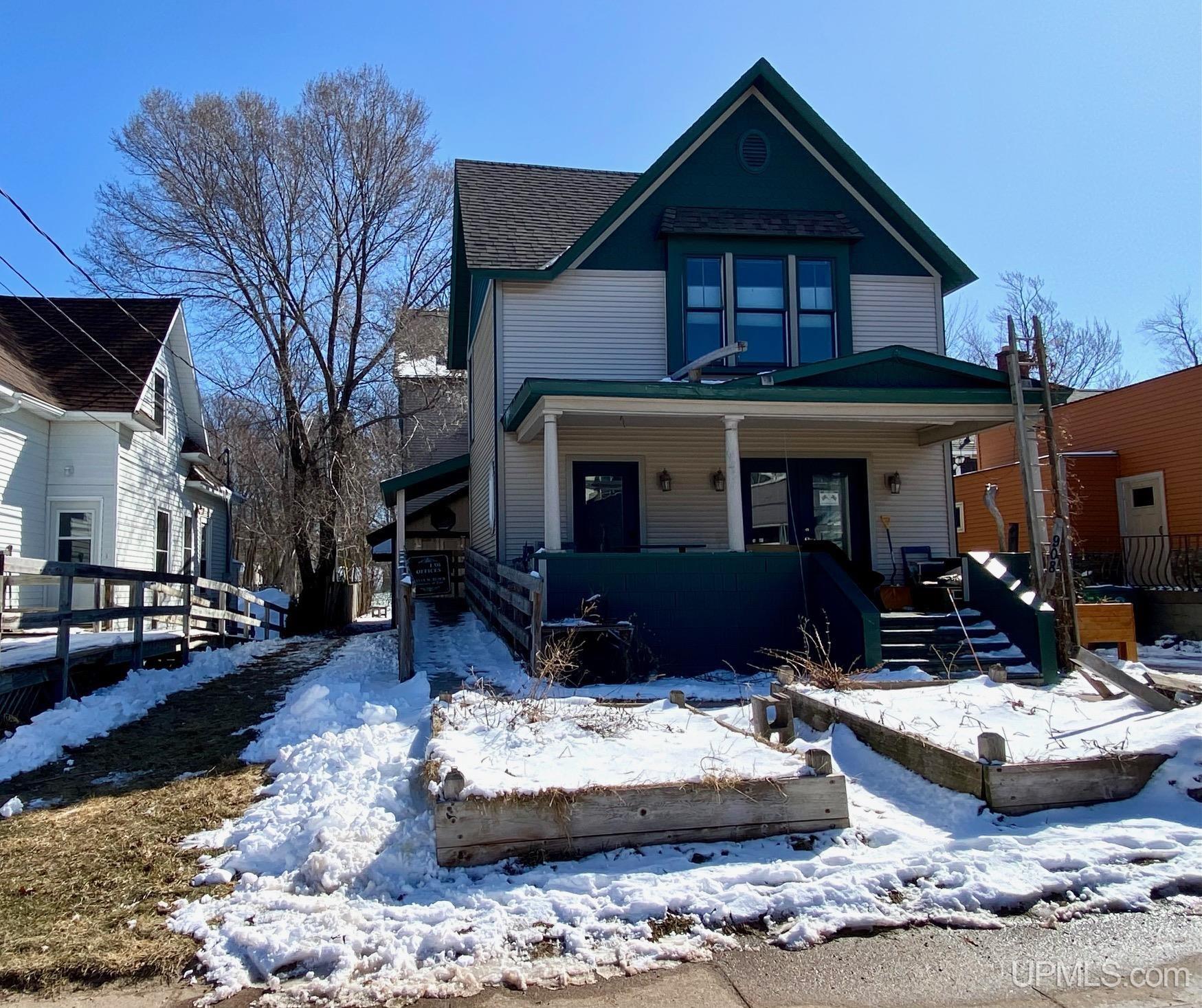908 N 3Rd St, Marquette, MI 49855