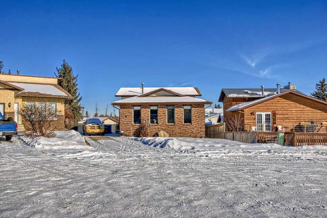 8 Goard Close, Home with 3 bedrooms, 2 bathrooms and 3 parking in Red Deer AB | Image 29