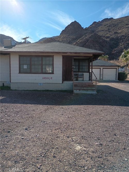 44544 National Trails Hwy, Newberry Springs, CA, 92365-9200 | Card Image